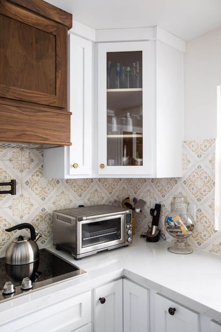a nice modern kitchen remodeled by SB Construction & Remodeling in Glendale