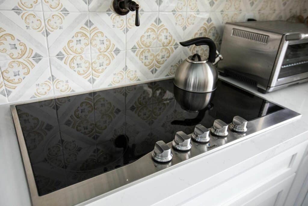 Kitchen Remodel on De Kalb Dr., Calabasas project photo 33