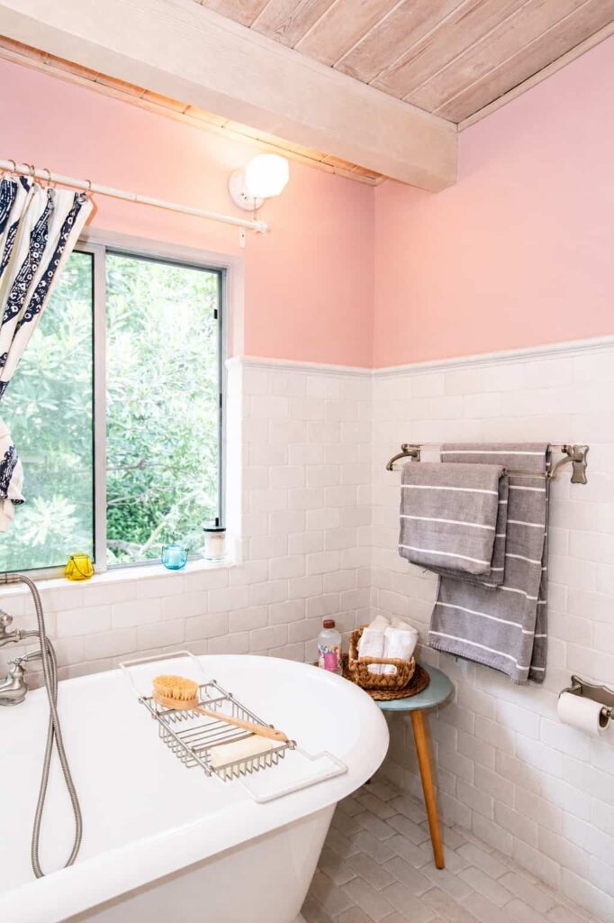 Bathroom Remodel on Shannon Rd, Los Angeles project photo 20