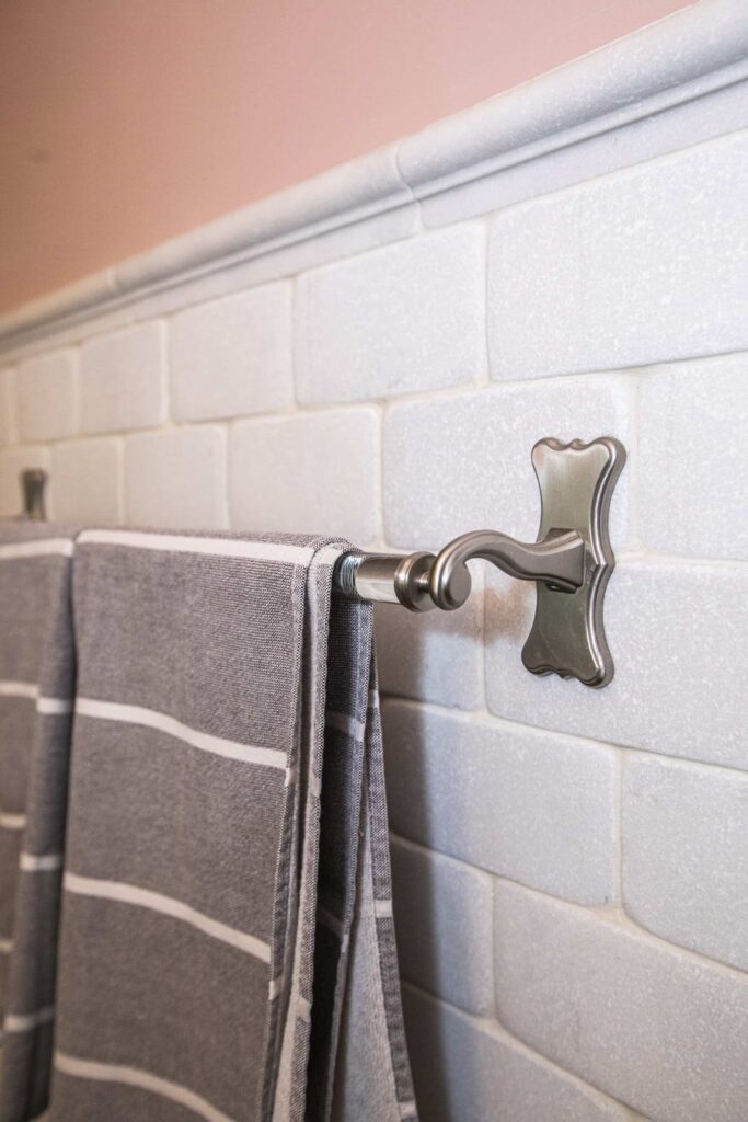 Bathroom Remodel on Shannon Rd, Los Angeles project photo 21